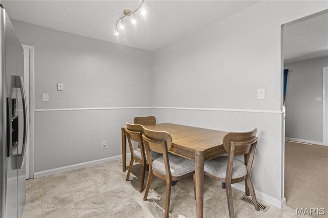 2500 Wesglen Estates Drive, Maryland Heights, MO 63043