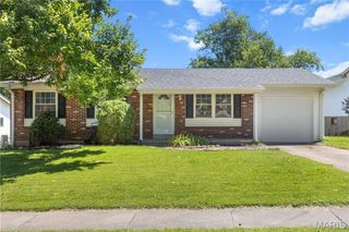 2500 Wesglen Estates Drive, Maryland Heights, MO 63043