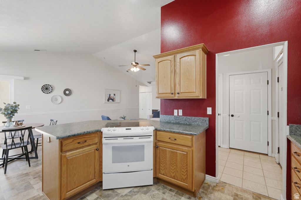 Image 12 of property listing at 1405 S 780 W, Payson, UT 84651