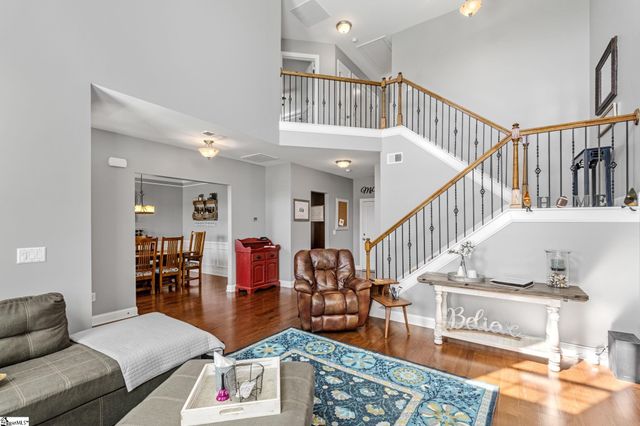 10 Kelvyn Street, Greer, SC 29651