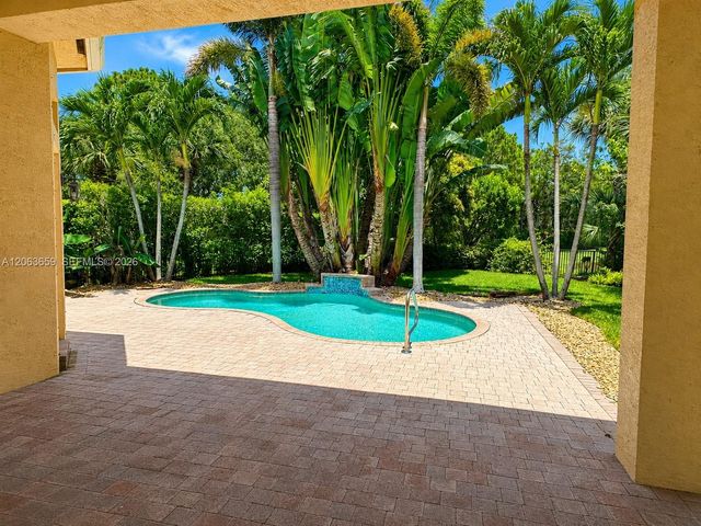 138 Tranquilla Dr, Palm Beach Gardens, FL 33418