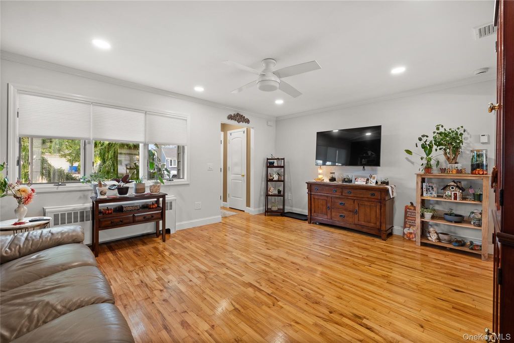 116 Massapequa Avenue, Massapequa, NY 11758 — photo 4