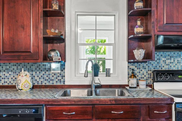 103 Locust Grove Drive, Georgetown, KY 40324