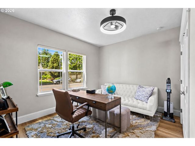 3489 RIVERPLACE Dr, Eugene, OR 97401