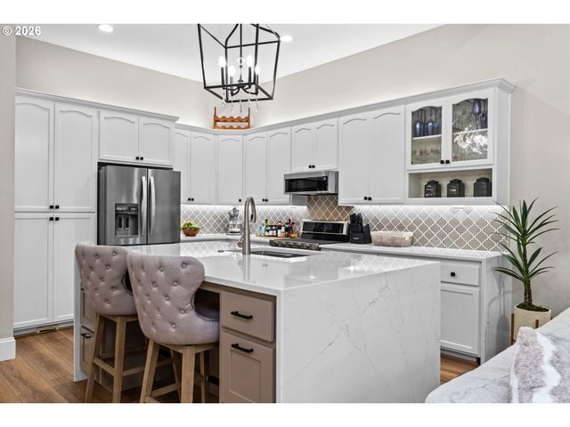 3489 RIVERPLACE Dr, Eugene, OR 97401