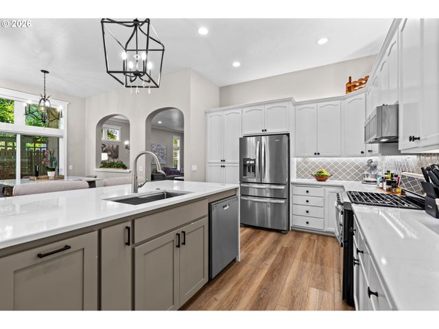 3489 RIVERPLACE Dr, Eugene, OR 97401