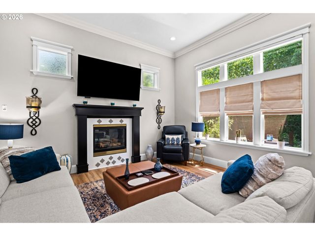 3489 RIVERPLACE Dr, Eugene, OR 97401