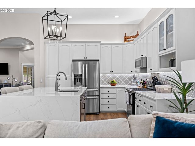 3489 RIVERPLACE Dr, Eugene, OR 97401
