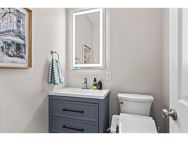 3489 RIVERPLACE Dr, Eugene, OR 97401