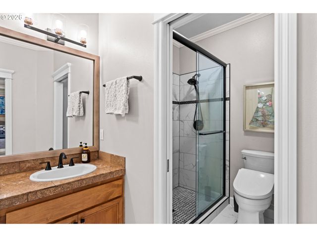 3489 RIVERPLACE Dr, Eugene, OR 97401