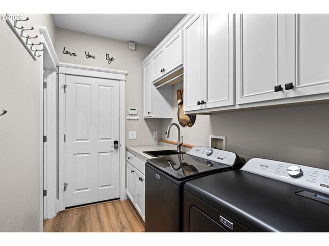 3489 RIVERPLACE Dr, Eugene, OR 97401