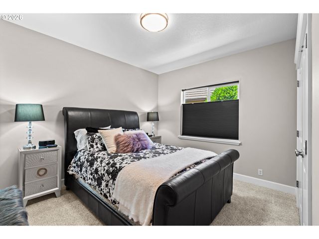 3489 RIVERPLACE Dr, Eugene, OR 97401