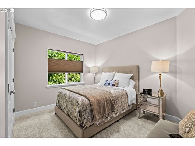 3489 RIVERPLACE Dr, Eugene, OR 97401