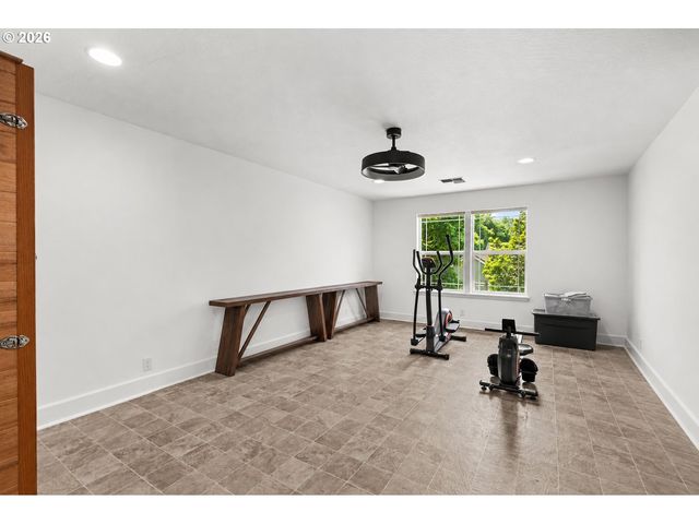 3489 RIVERPLACE Dr, Eugene, OR 97401