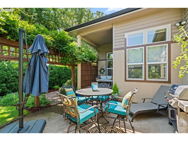 3489 RIVERPLACE Dr, Eugene, OR 97401