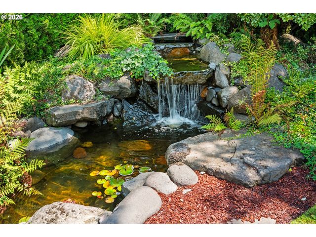 3489 RIVERPLACE Dr, Eugene, OR 97401