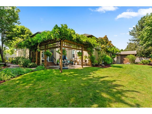 3489 RIVERPLACE Dr, Eugene, OR 97401