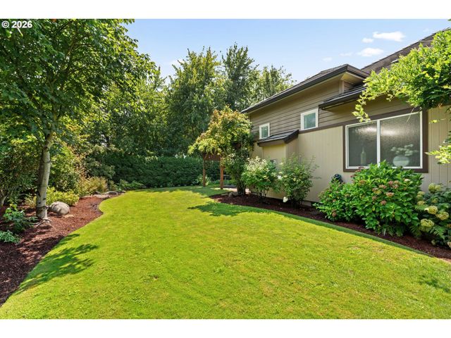 3489 RIVERPLACE Dr, Eugene, OR 97401