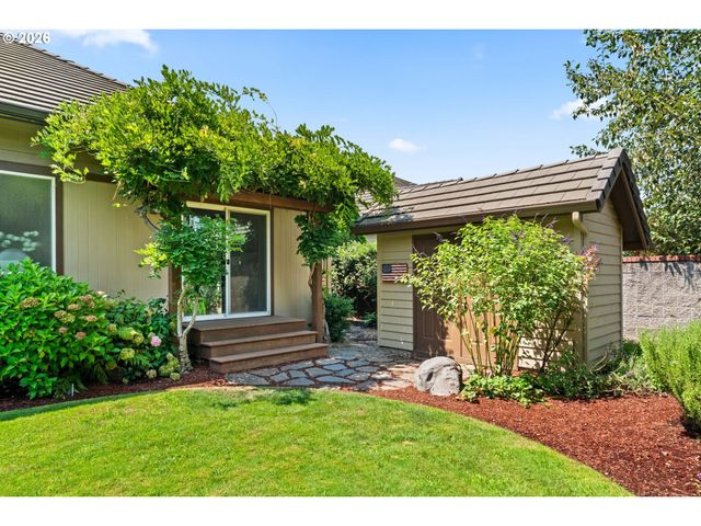 3489 RIVERPLACE Dr, Eugene, OR 97401