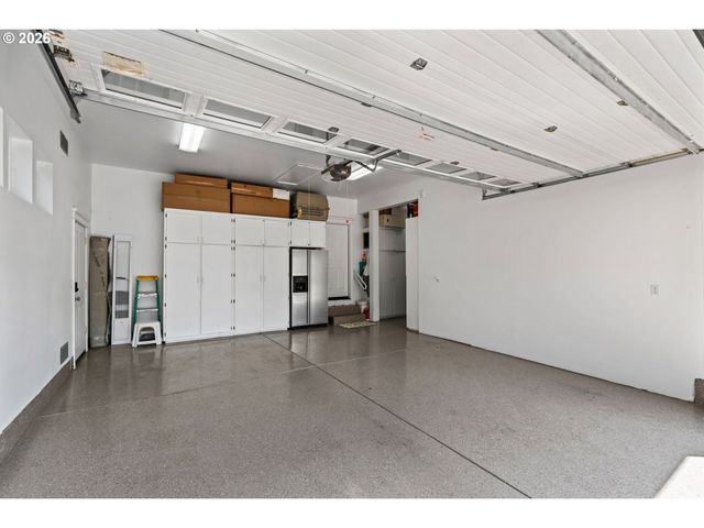 3489 RIVERPLACE Dr, Eugene, OR 97401