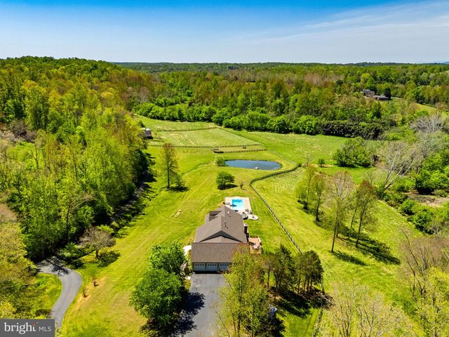 7312 OAK LN, Marshall, VA 20115