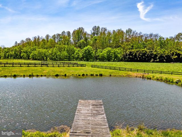 7312 OAK LN, Marshall, VA 20115