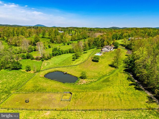 7312 OAK LN, Marshall, VA 20115
