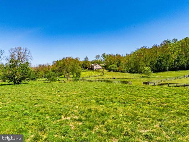 7312 OAK LN, Marshall, VA 20115