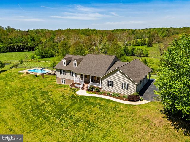 7312 OAK LN, Marshall, VA 20115