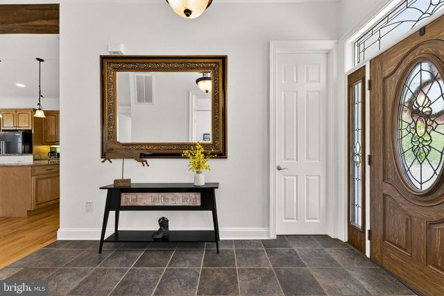 7312 OAK LN, Marshall, VA 20115