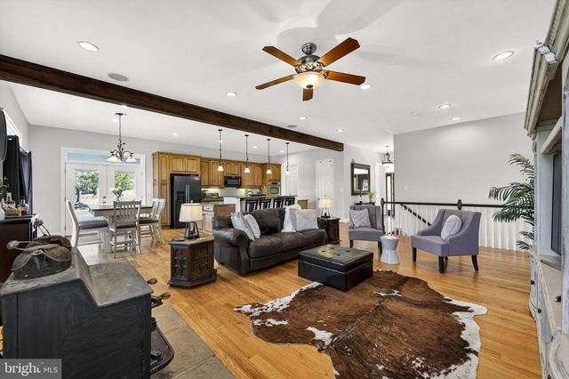 7312 OAK LN, Marshall, VA 20115