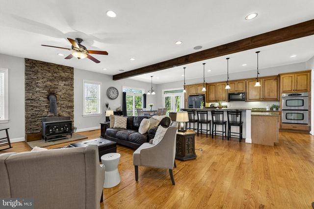 7312 OAK LN, Marshall, VA 20115