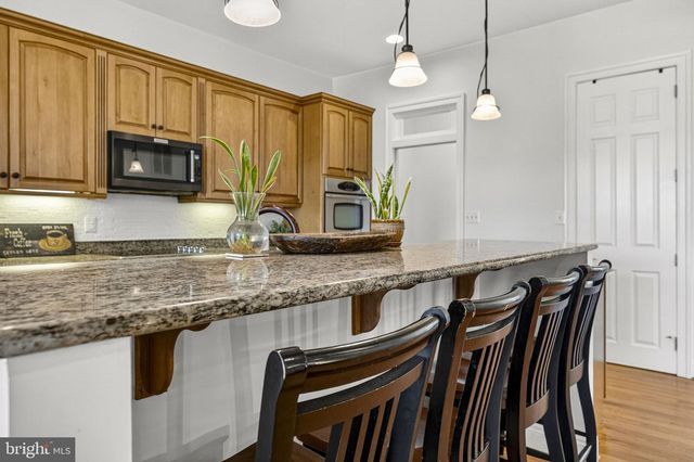 7312 OAK LN, Marshall, VA 20115