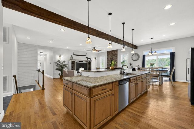 7312 OAK LN, Marshall, VA 20115