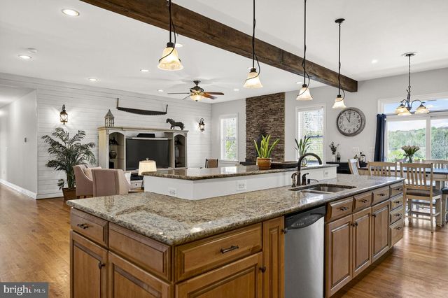 7312 OAK LN, Marshall, VA 20115