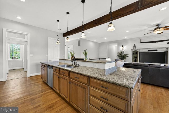 7312 OAK LN, Marshall, VA 20115