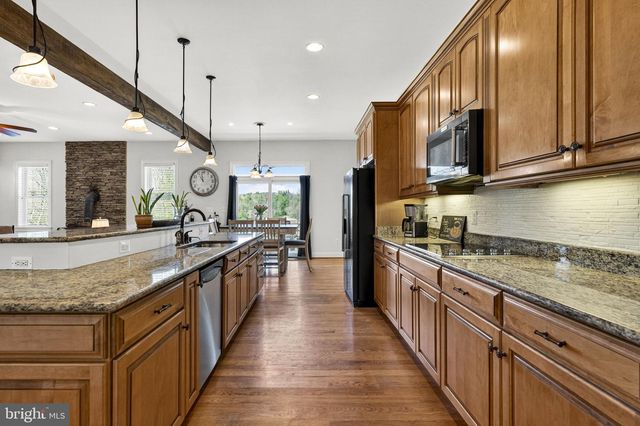 7312 OAK LN, Marshall, VA 20115