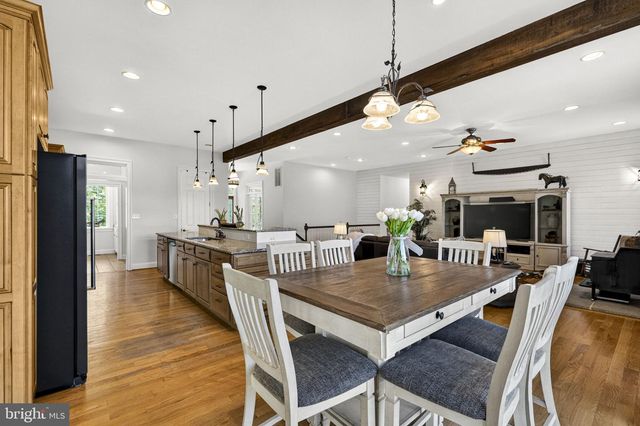 7312 OAK LN, Marshall, VA 20115