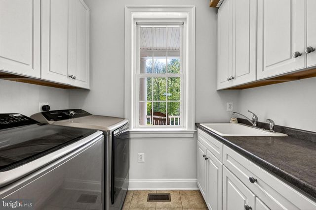 7312 OAK LN, Marshall, VA 20115