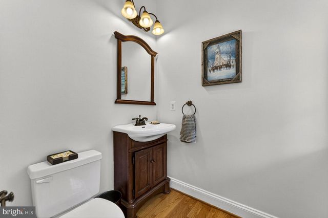 7312 OAK LN, Marshall, VA 20115