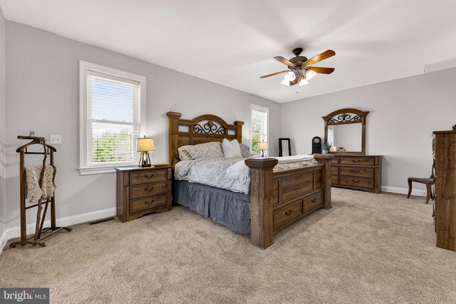 7312 OAK LN, Marshall, VA 20115