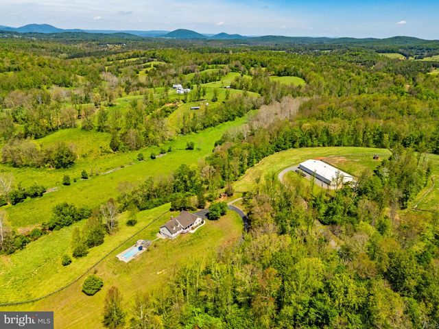 7312 OAK LN, Marshall, VA 20115