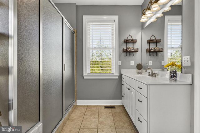 7312 OAK LN, Marshall, VA 20115
