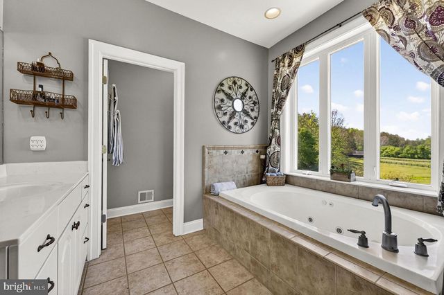 7312 OAK LN, Marshall, VA 20115