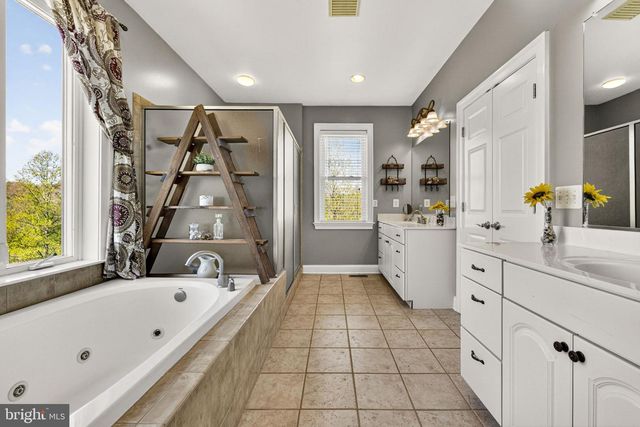 7312 OAK LN, Marshall, VA 20115