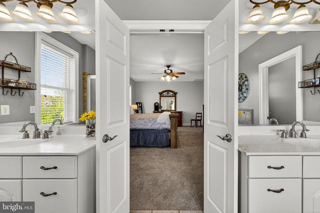 7312 OAK LN, Marshall, VA 20115