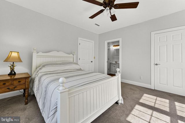7312 OAK LN, Marshall, VA 20115