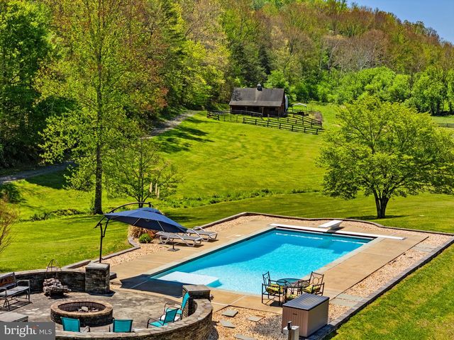 7312 OAK LN, Marshall, VA 20115
