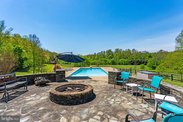 7312 OAK LN, Marshall, VA 20115