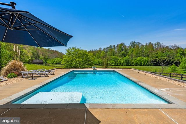 7312 OAK LN, Marshall, VA 20115